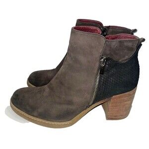 Sundance Catalog Women’s Genuine Suede Ankle Boots size 39/8 made in Italy